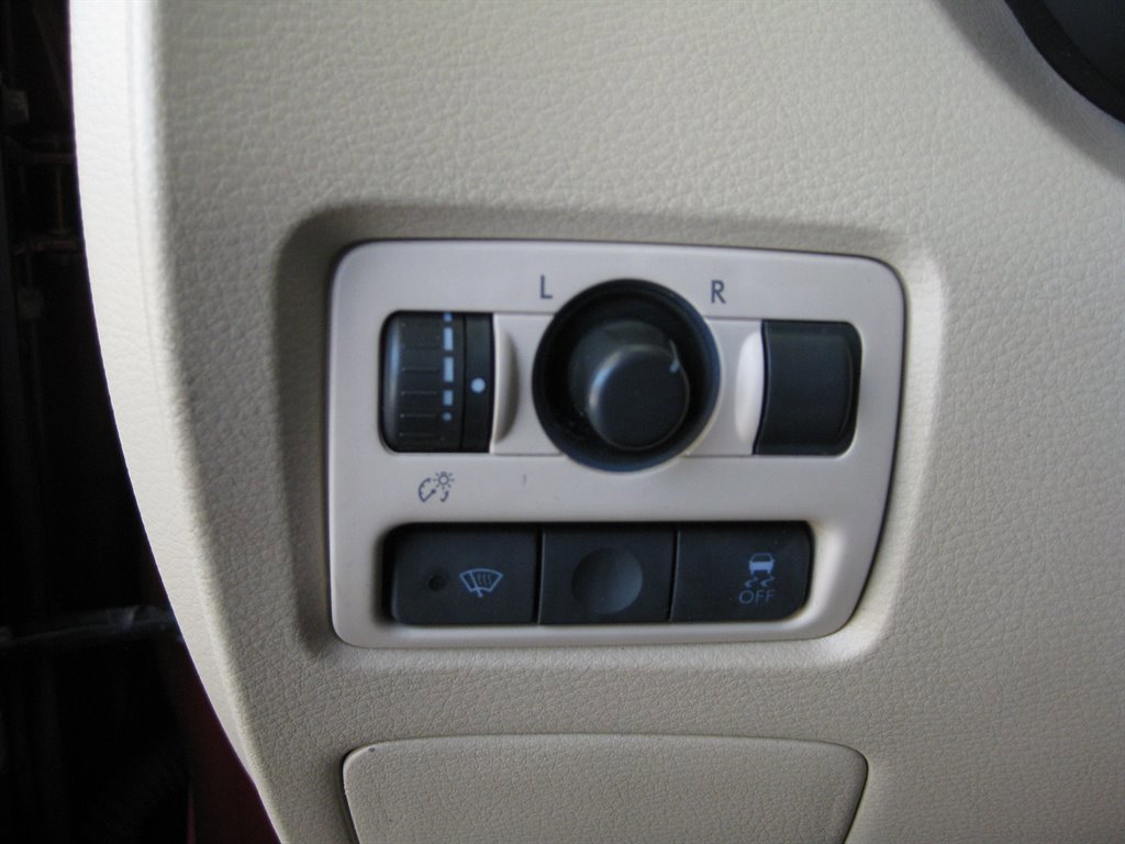 Used 2009 Subaru Tribeca Limited AWD/4WD image 14