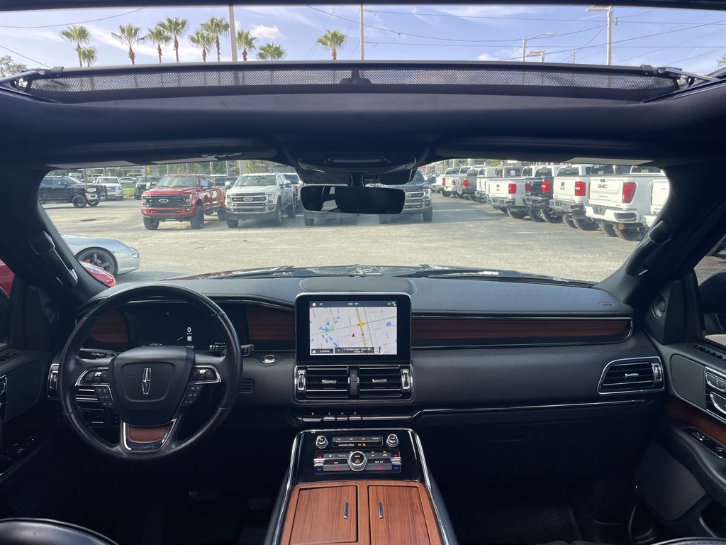 Used 2019 Lincoln Navigator L Select AWD/4WD image 6