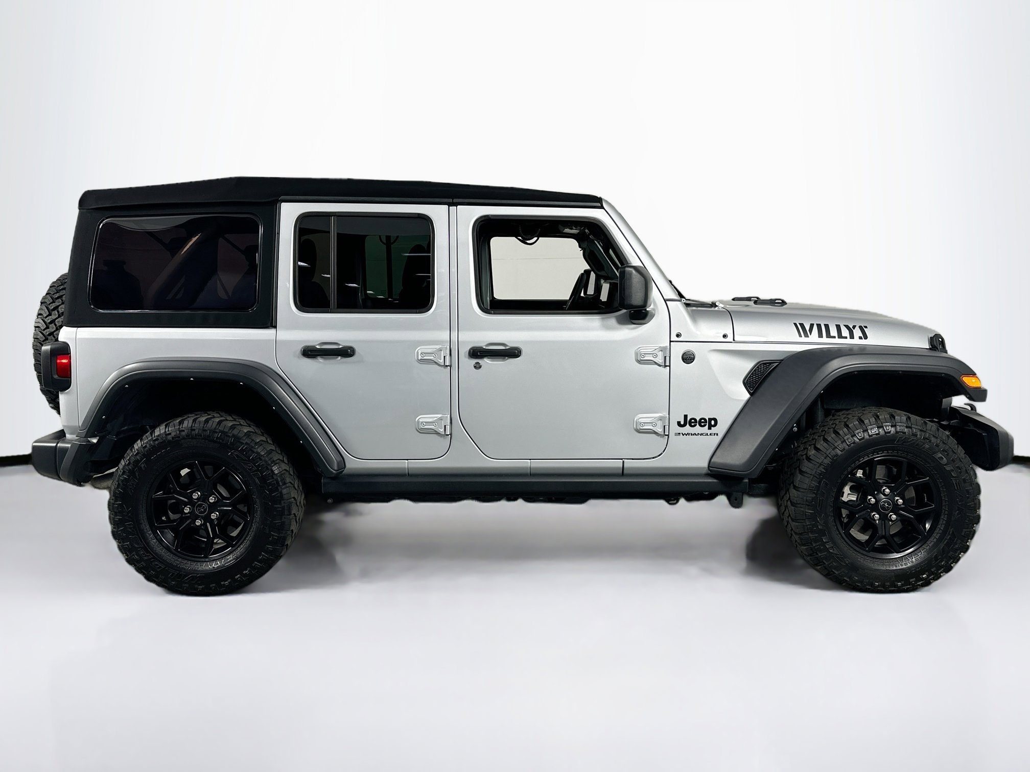 Used 2024 Jeep Wrangler Willys image 4