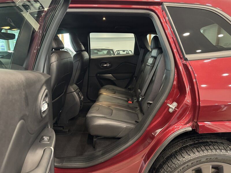 Used 2019 Jeep Cherokee High Altitude image 12