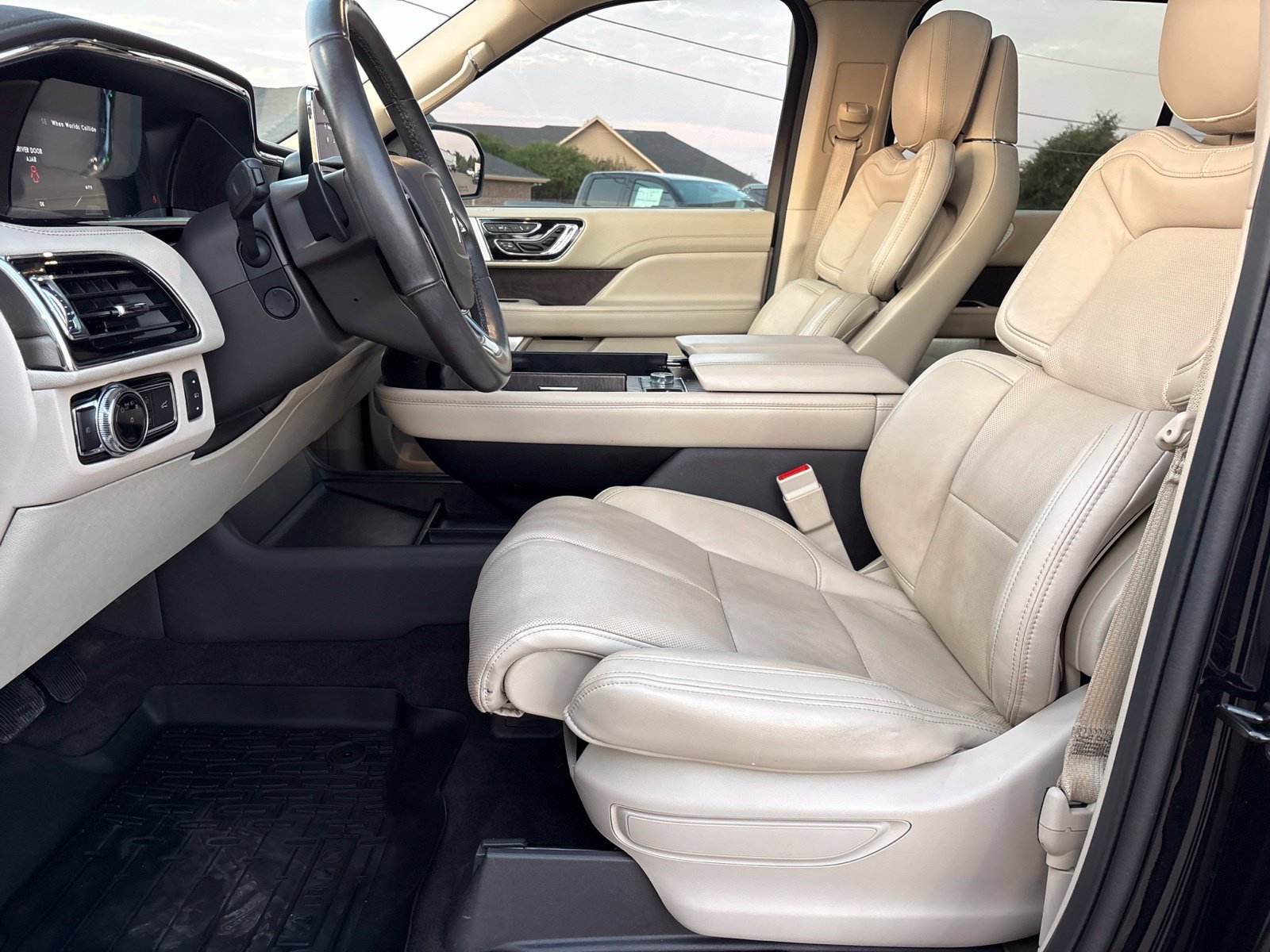 Used 2021 Lincoln Navigator Reserve AWD/4WD image 16