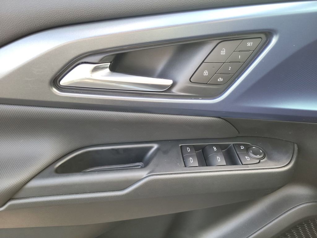 New 2026 Chevrolet Equinox EV LT image 23