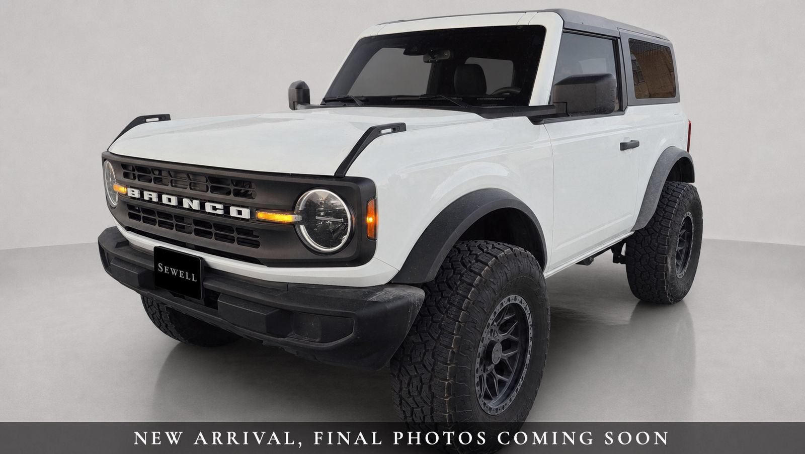 Used 2025 Ford Bronco 2-Door AWD/4WD image 1