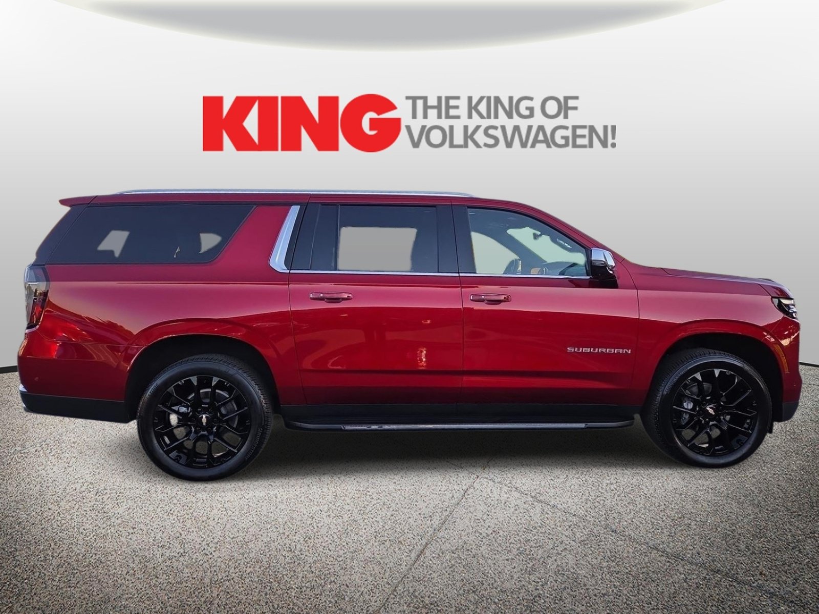 Used 2025 Chevrolet Suburban Premier AWD/4WD image 2