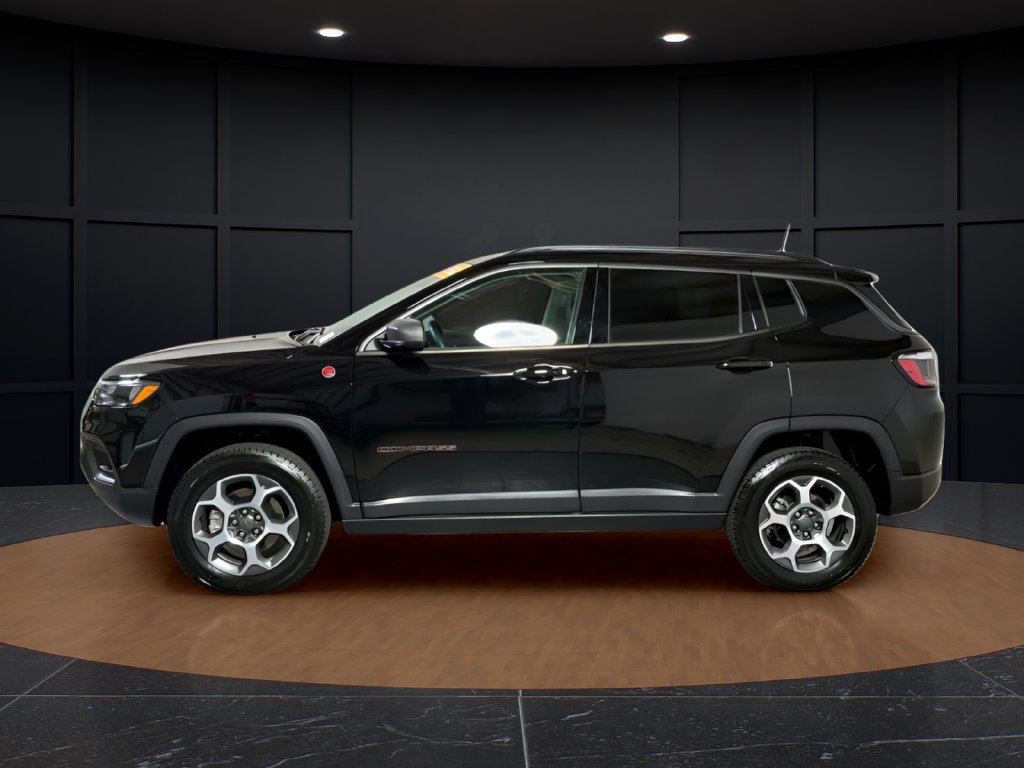 Certified 2022 Jeep Compass Trailhawk w/ Sun and Sound Group AWD/4WD image 2