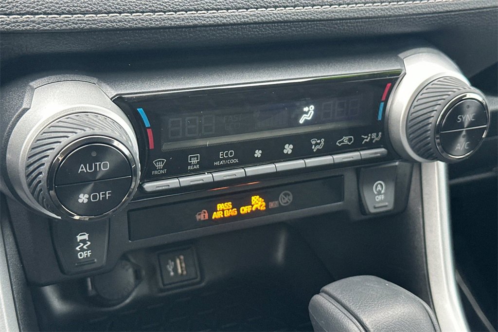 Used 2025 Toyota RAV4 XLE image 23