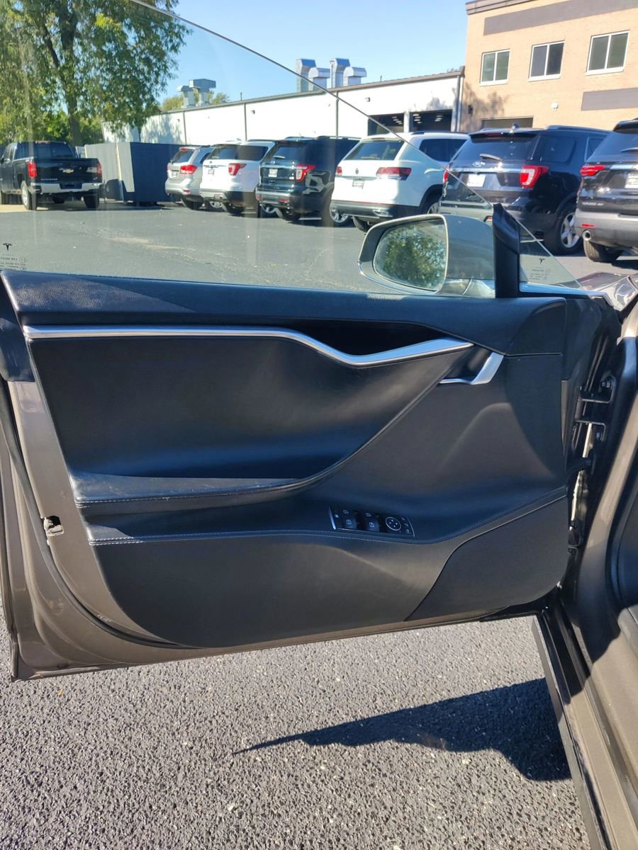 Used 2015 Tesla Model S 85D image 31