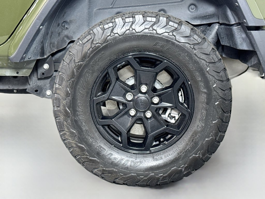 Used 2023 Jeep Wrangler Unlimited Rubicon 4xe AWD/4WD image 12