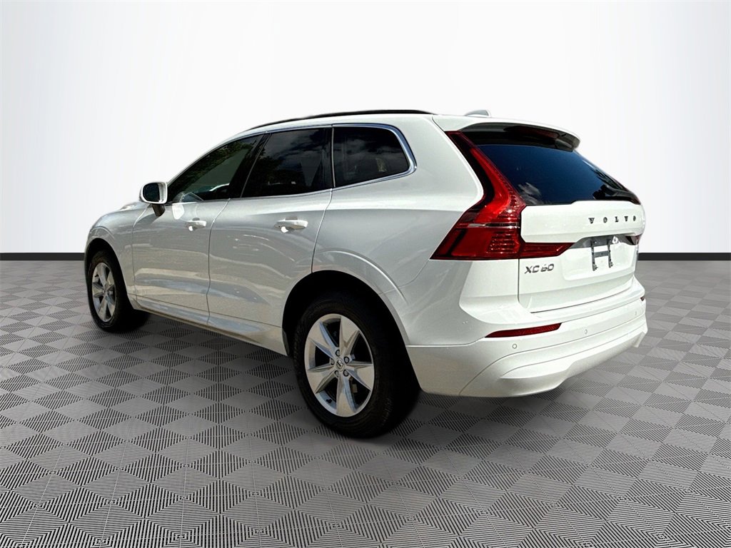 Used 2022 Volvo XC60 B5 Momentum image 8