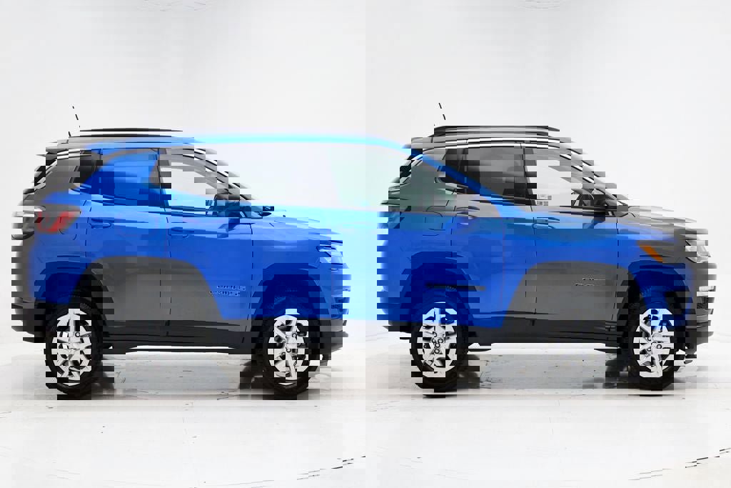 Used 2019 Jeep Compass Sport w/ Cold Weather Group image 2