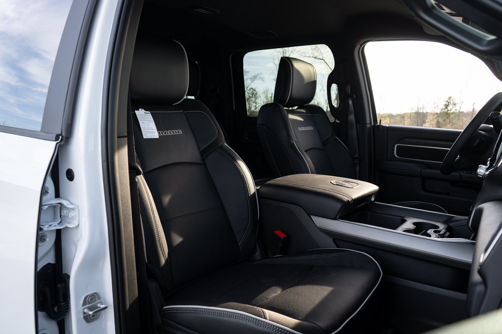 New 2026 RAM 4500 4x4 Crew Cab DRW w/ Laramie Trim Package image 21