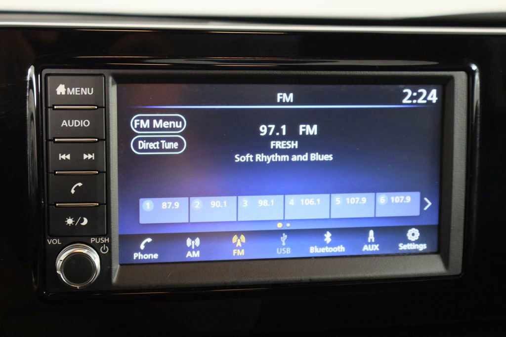 Used 2025 Nissan Kicks S image 27