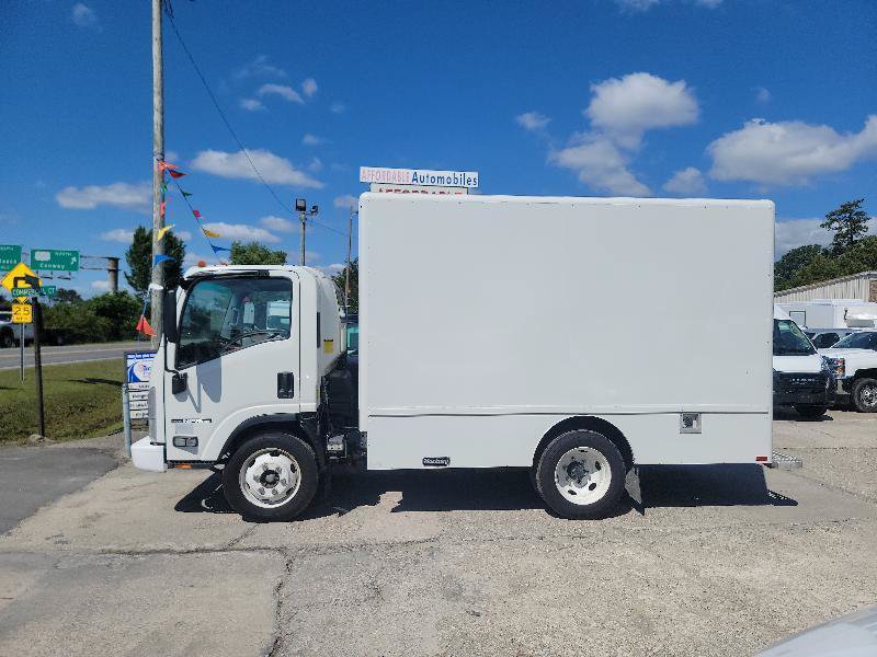 Used 2019 Isuzu NPR RWD image 4