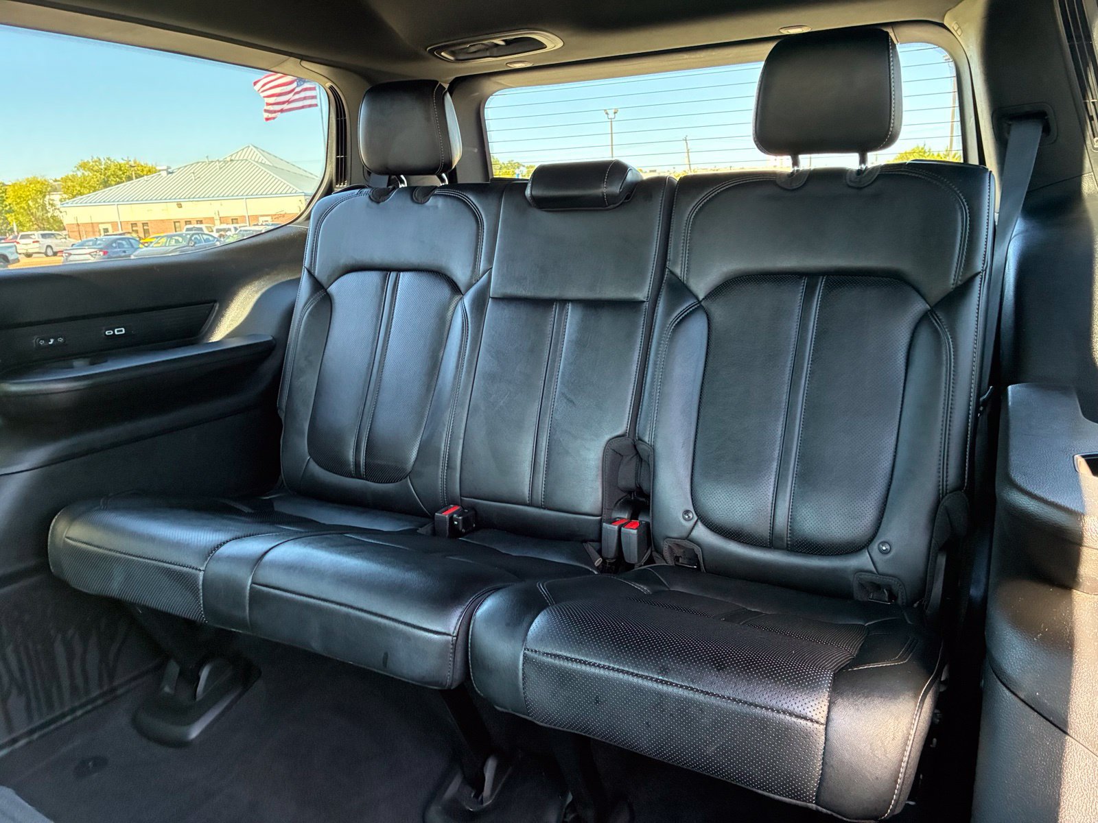 Used 2024 Jeep Wagoneer Series II w/ Flexible Seating Group RWD image 16