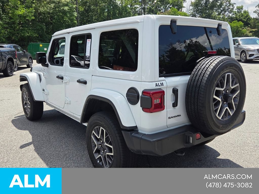 Used 2025 Jeep Wrangler Unlimited Sahara AWD/4WD image 10