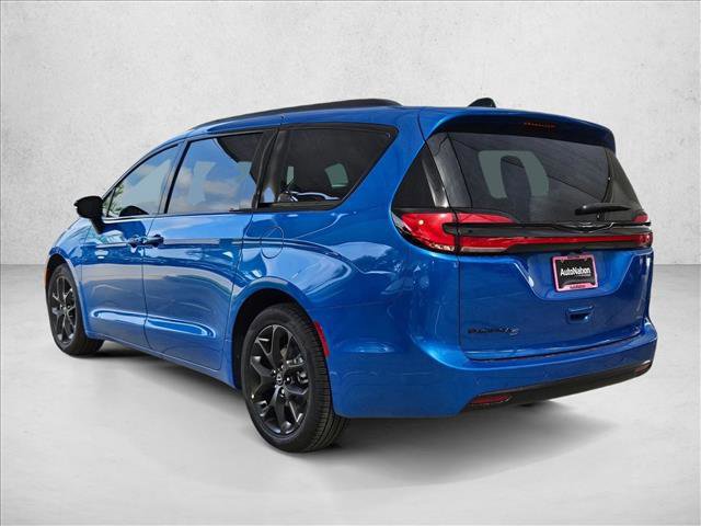 New 2026 Chrysler Pacifica Select w/ S Appearance Package FWD image 9