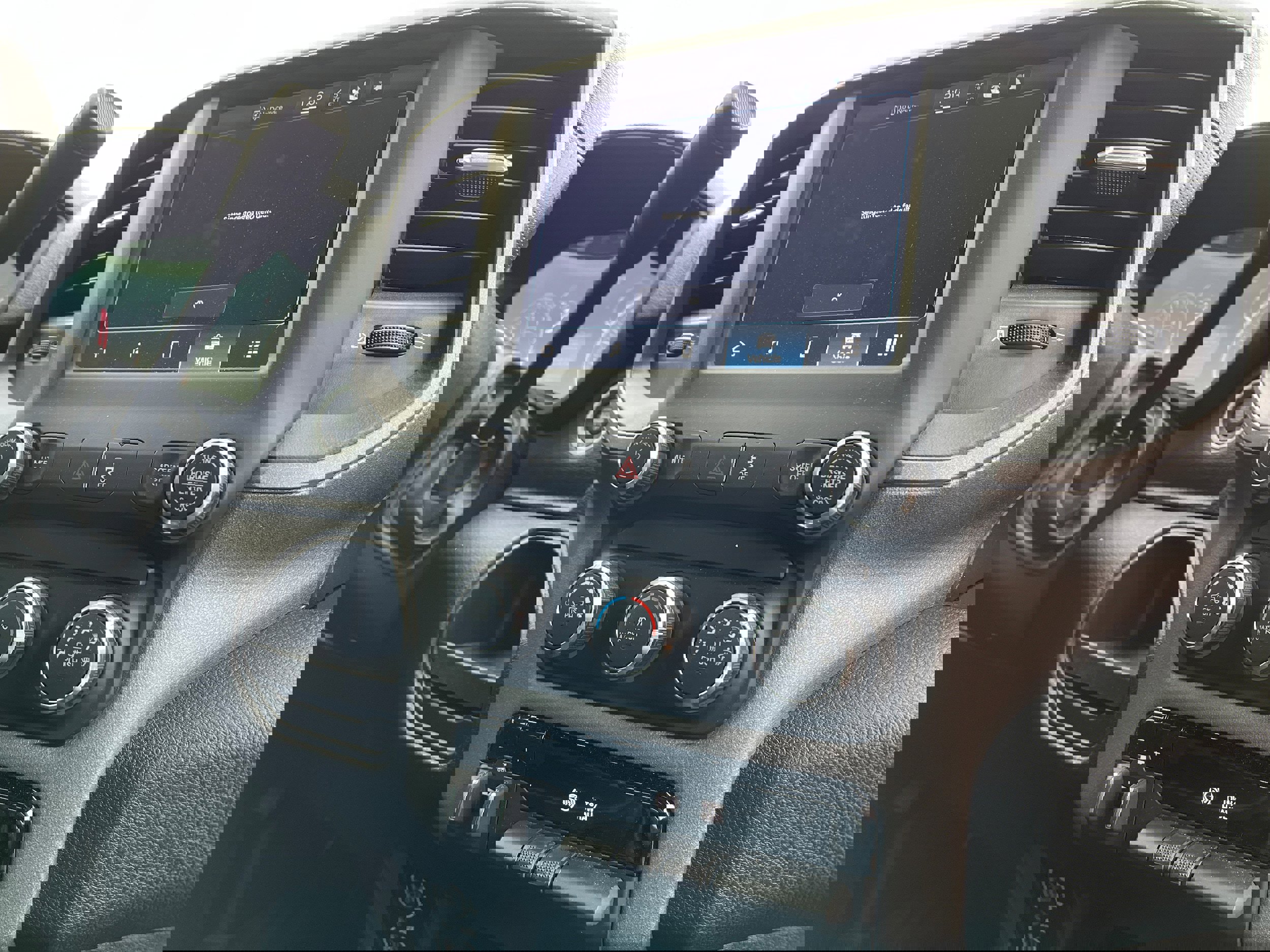 Used 2024 RAM 2500 Tradesman w/ Chrome Appearance Group image 16