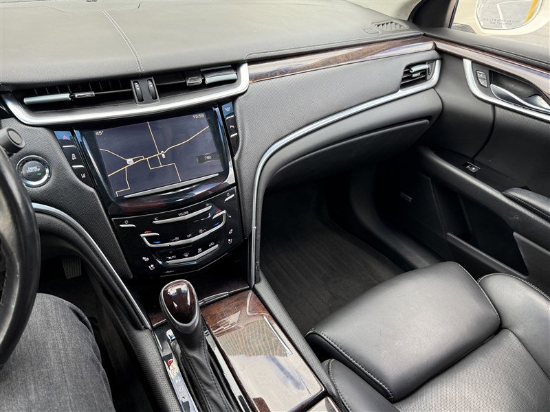 Used 2013 Cadillac XTS Premium image 9