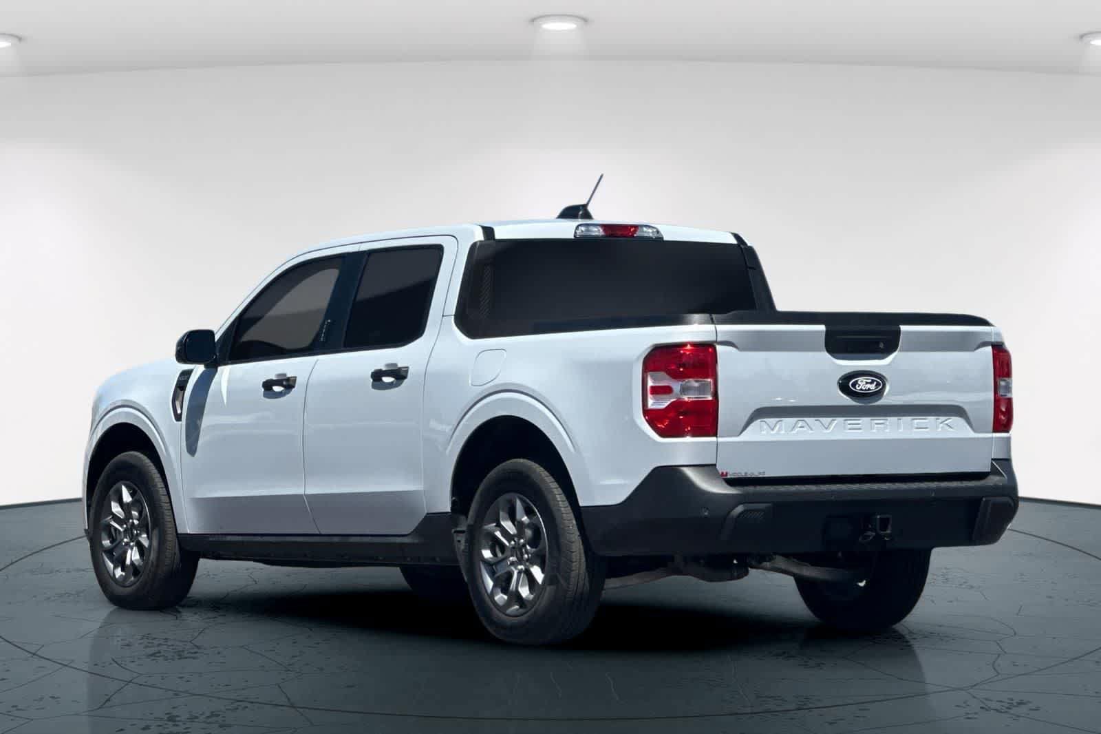 Used 2025 Ford Maverick XLT w/ Equipment Group 301A AWD/4WD image 8