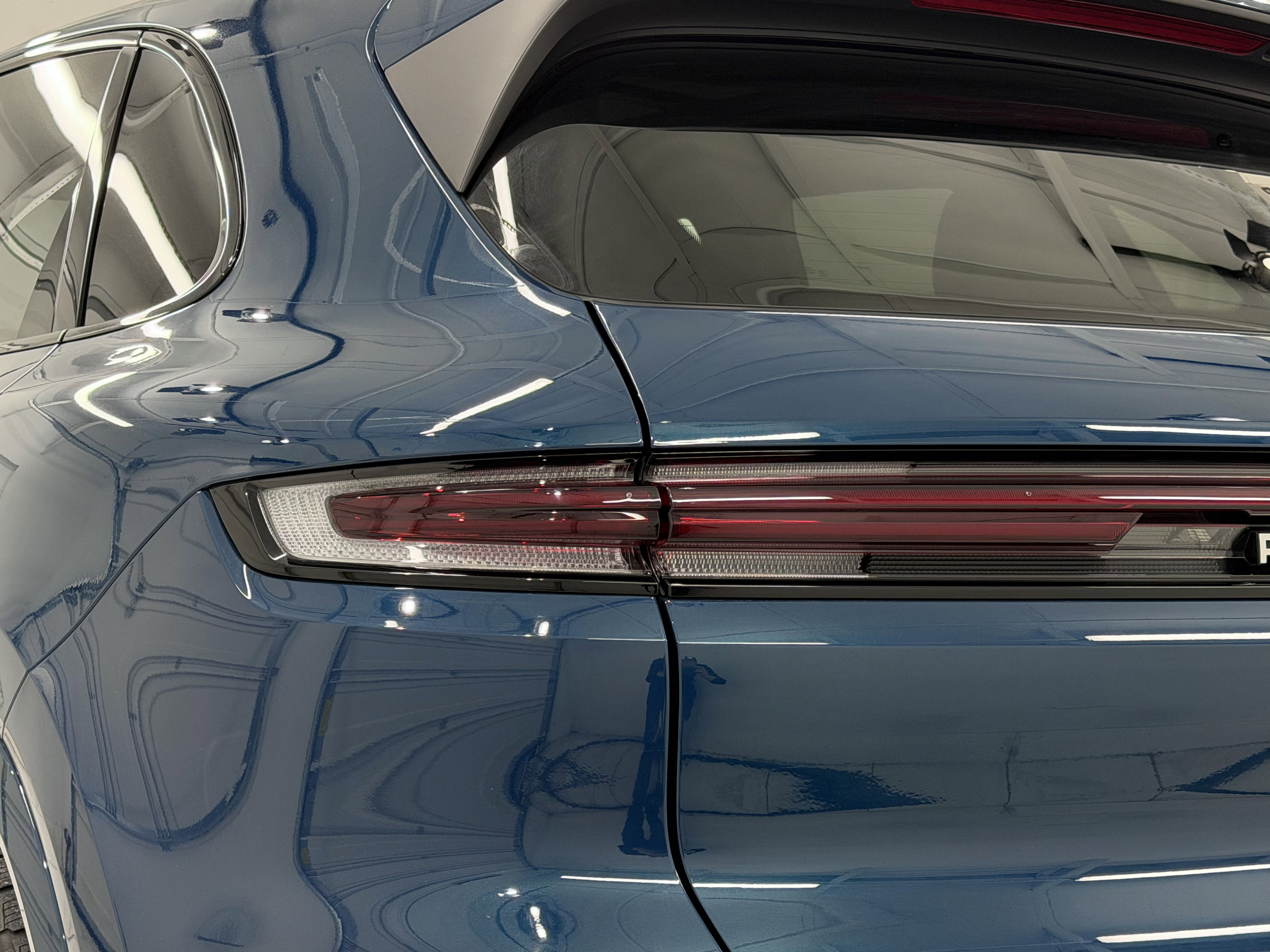 Certified 2024 Porsche Cayenne w/ Premium Package Plus (PFM) image 18