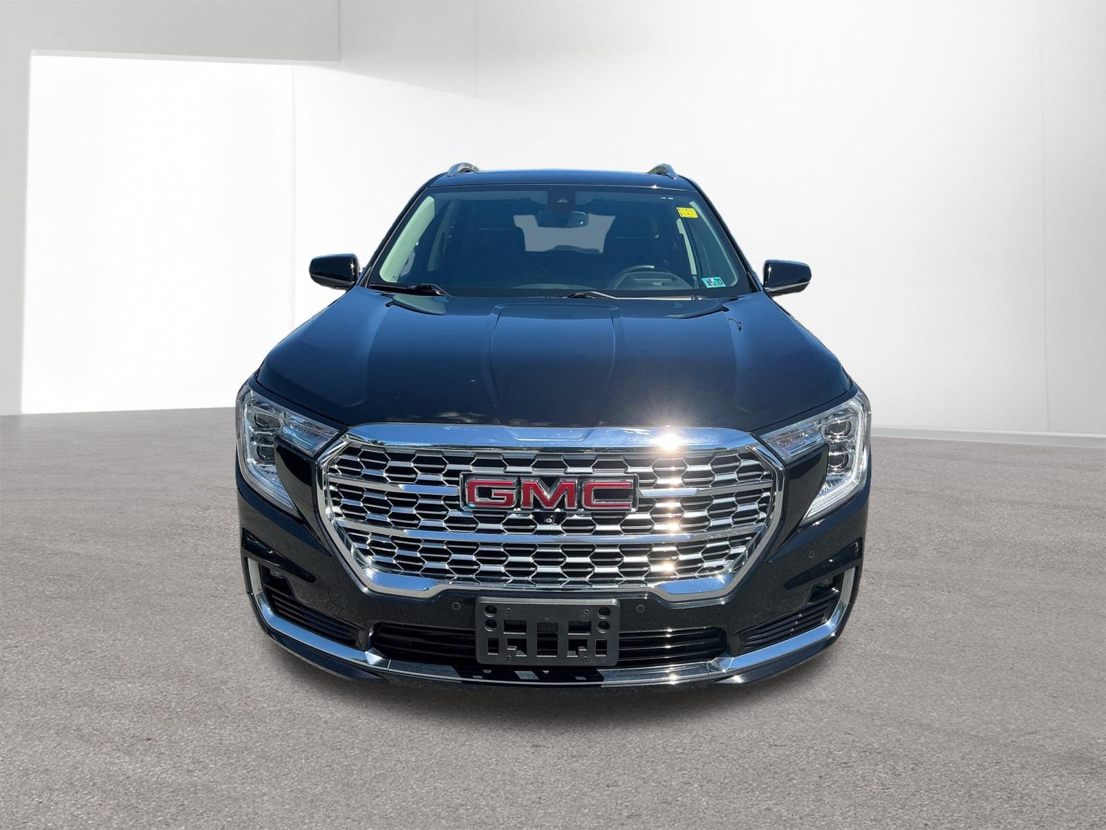 Used 2023 GMC Terrain Denali w/ Black Diamond Edition AWD/4WD image 8