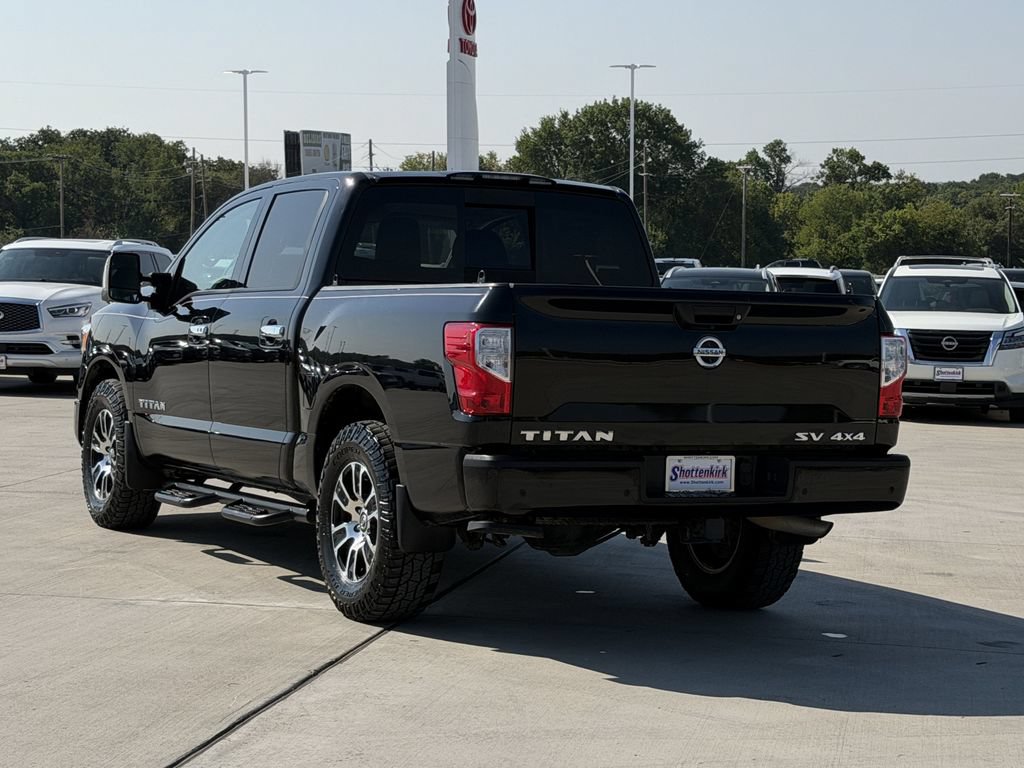 Used 2021 Nissan Titan SV w/ SV Convenience Package AWD/4WD image 4
