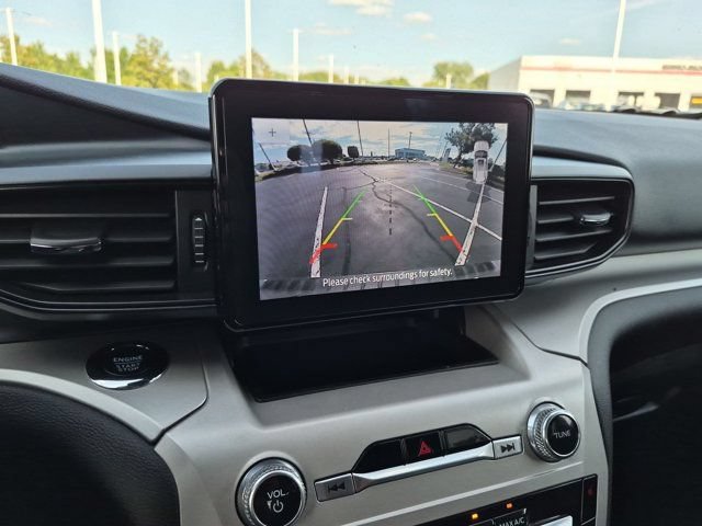 Used 2023 Ford Explorer XLT w/ Class IV Trailer Tow Package AWD/4WD image 12