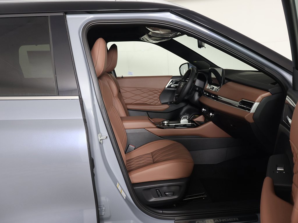 New 2026 Mitsubishi Outlander SEL image 32