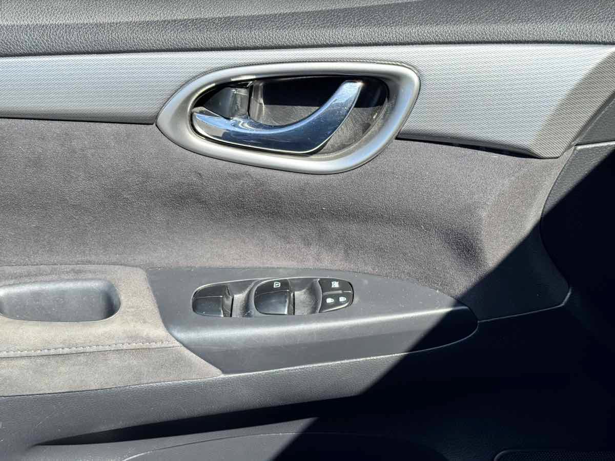 Used 2014 Nissan Sentra SR FWD image 37
