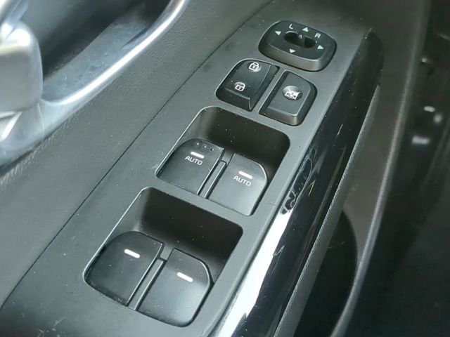 Used 2015 Kia Soul ! w/ Sun & Sound Package image 24