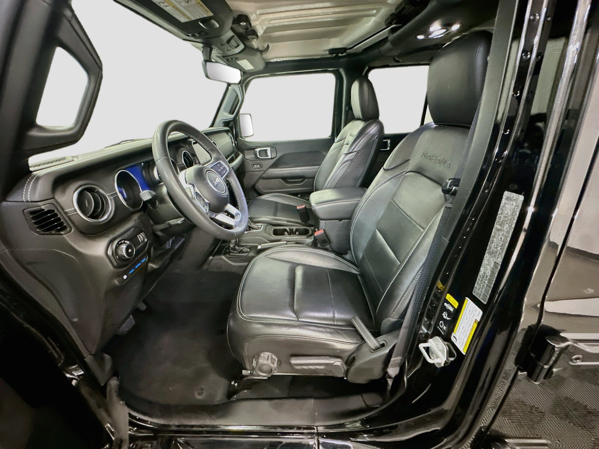 Used 2023 Jeep Wrangler Unlimited Sahara AWD/4WD image 13