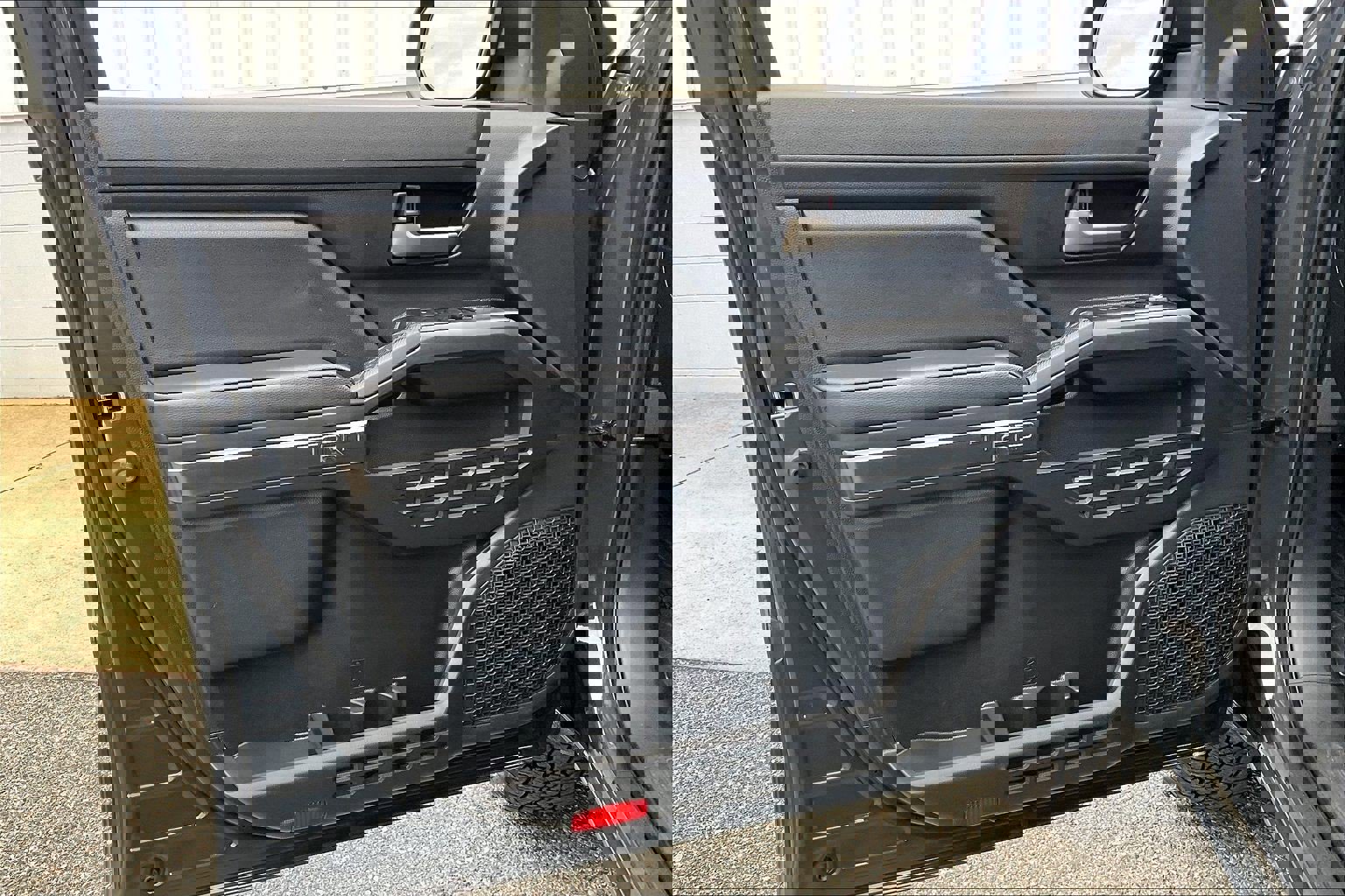 Used 2025 Toyota Tacoma TRD Off-Road image 27