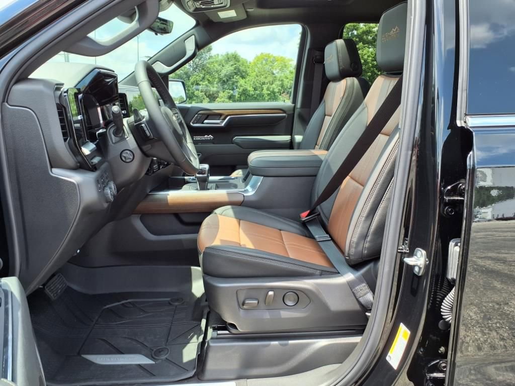 New 2025 Chevrolet Silverado 1500 High Country image 4
