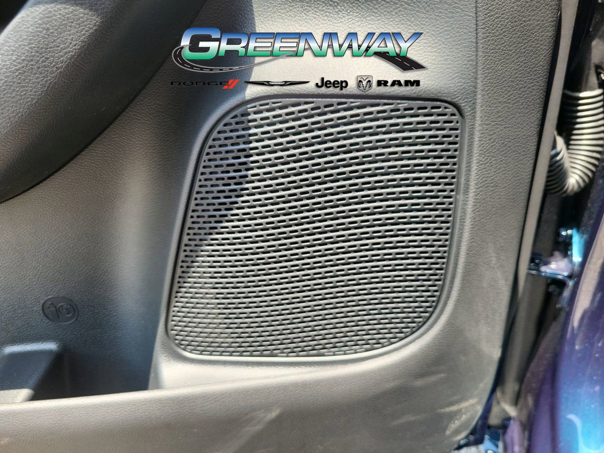 New 2025 Chrysler Pacifica Select w/ Uconnect Theater Family Group image 19