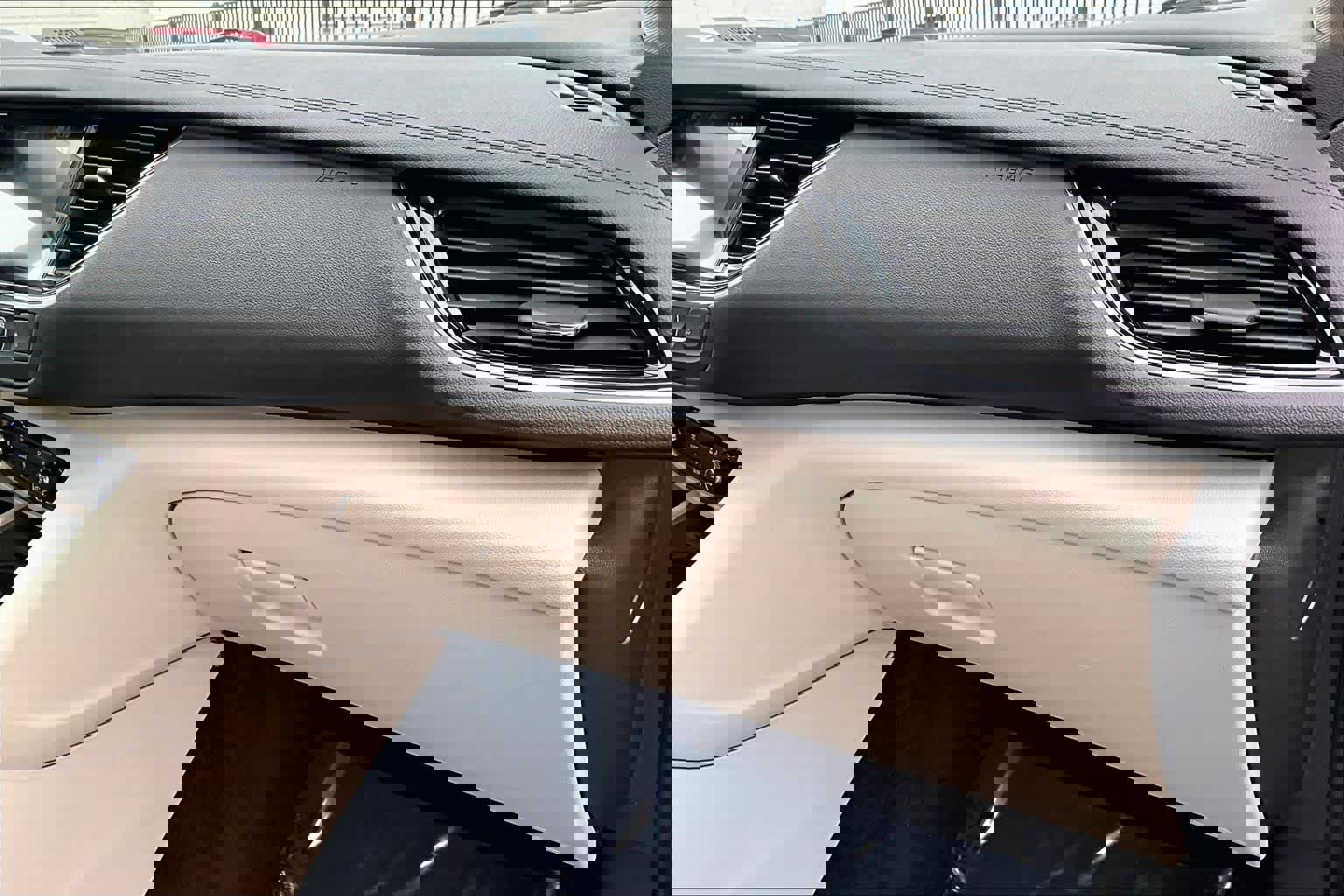 Used 2018 Buick Regal Essence image 18