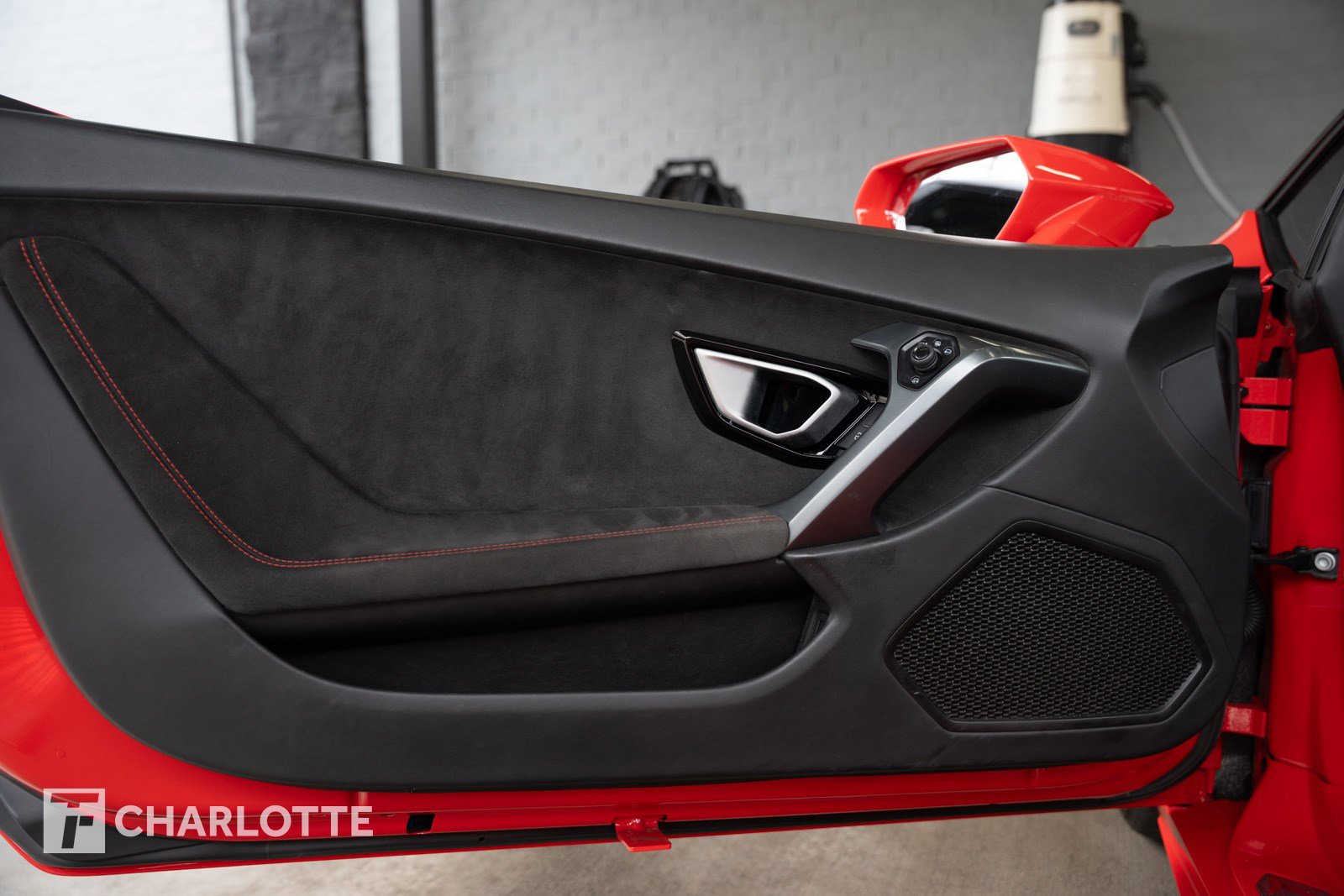 Used 2018 Lamborghini Huracan LP 580-2 image 17