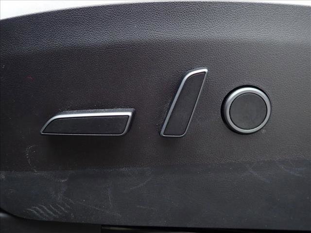 Used 2023 Tesla Model Y Performance AWD/4WD image 10