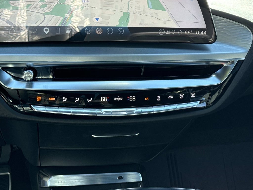 New 2027 Cadillac Lyriq Sport w/ LPO, Floor Liner Package AWD/4WD image 13