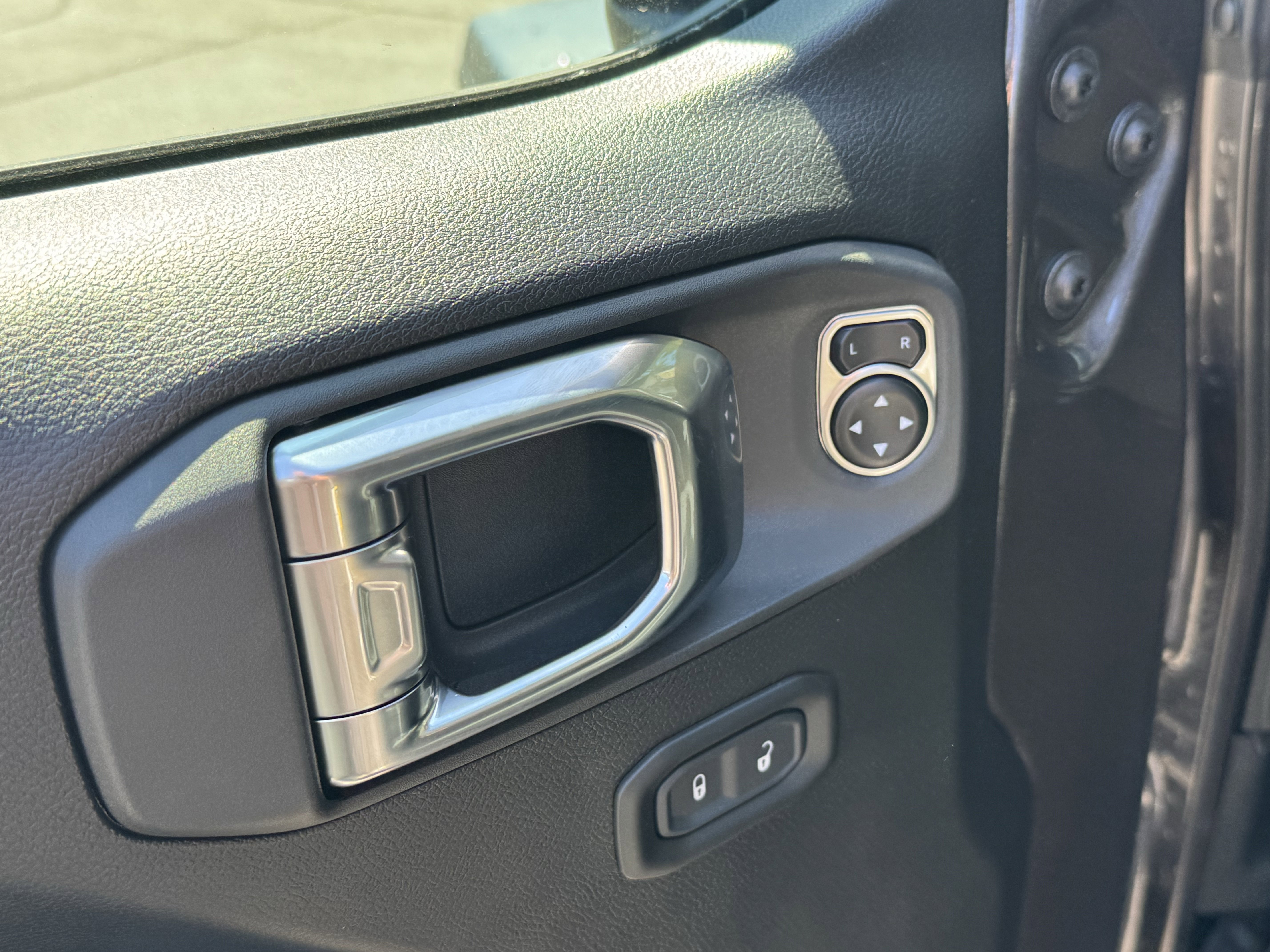 New 2025 Jeep Wrangler Sport S image 10