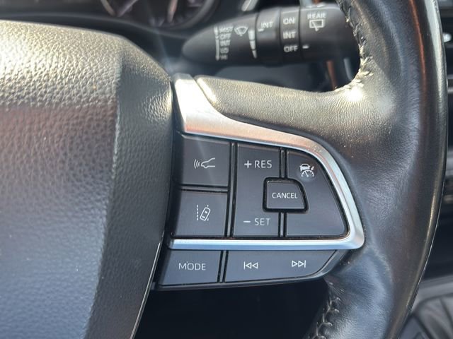 Used 2021 Toyota Highlander XLE AWD/4WD image 24
