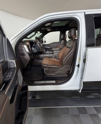 Used 2024 Ford F350 King Ranch w/ FX4 Off-Road Package AWD/4WD image 8