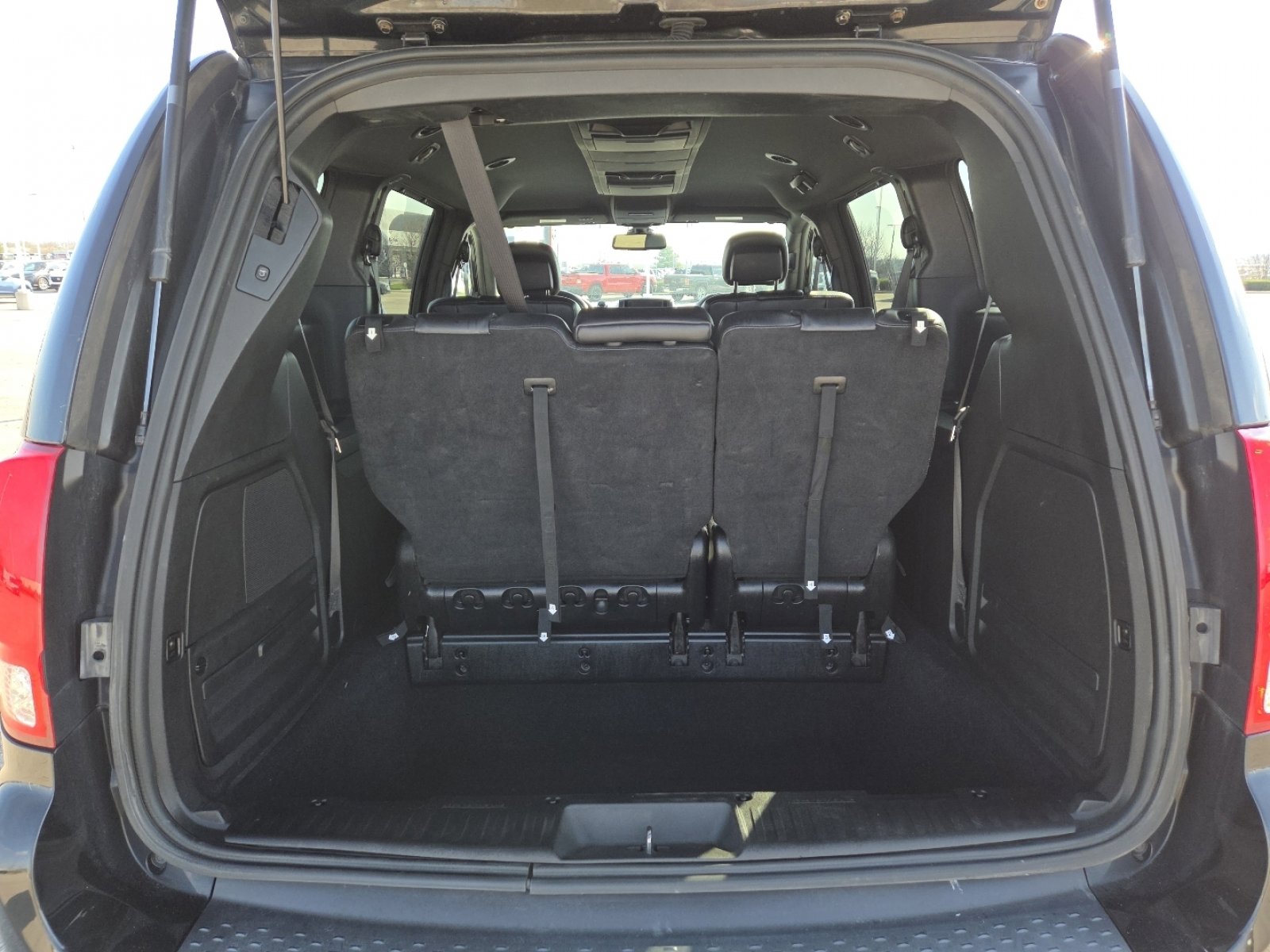 Used 2019 Dodge Grand Caravan GT image 18