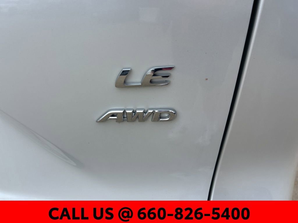 Used 2024 Toyota Corolla Cross LE w/ Moonroof Package image 5