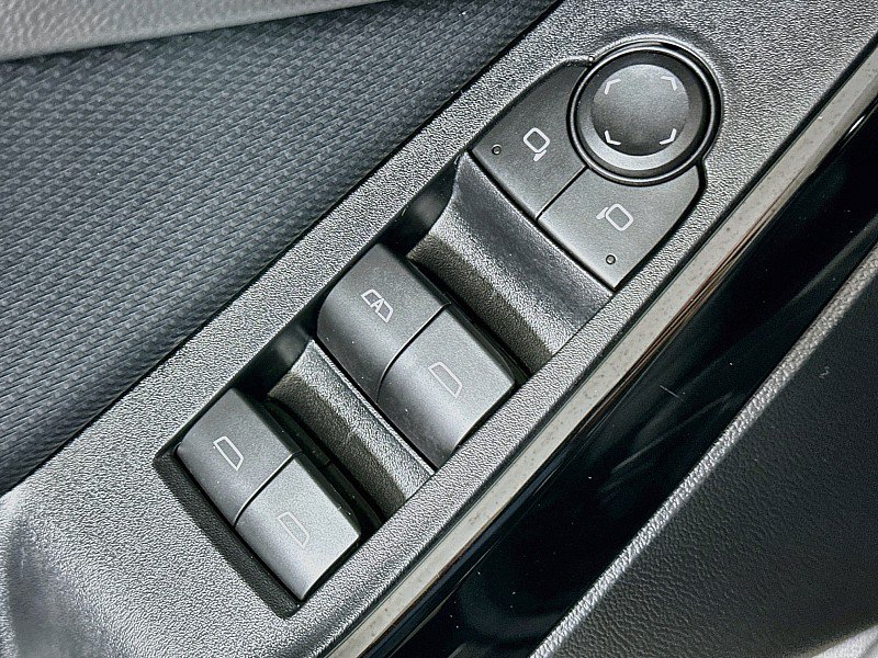 Used 2026 Chevrolet Equinox LT FWD image 18