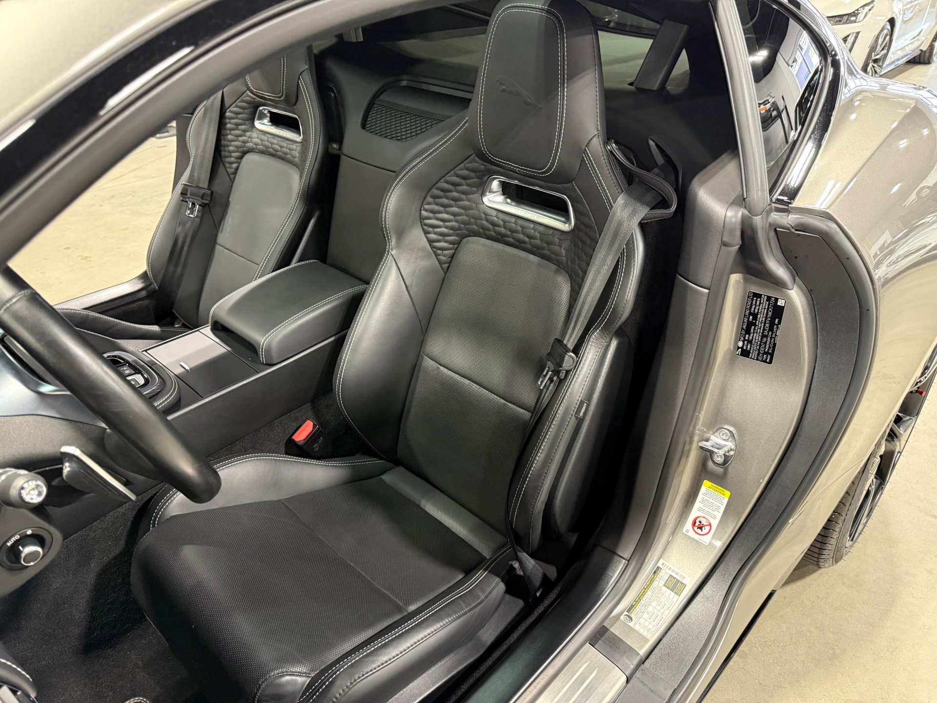 Used 2021 Jaguar F-TYPE R-Dynamic image 18