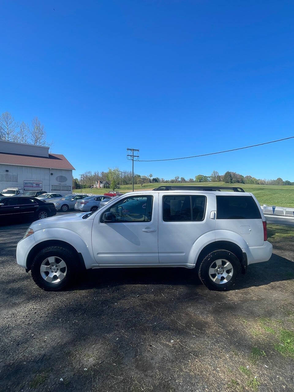 Used 2010 Nissan Pathfinder S AWD/4WD image 4