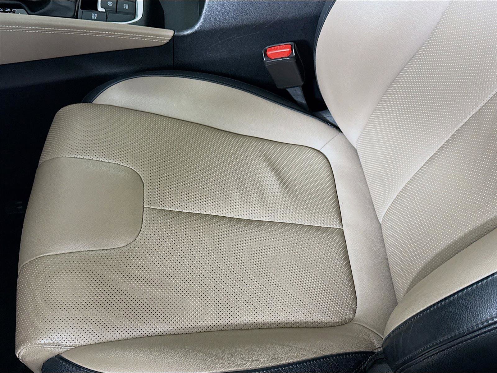 Used 2019 Hyundai Santa Fe Limited image 13