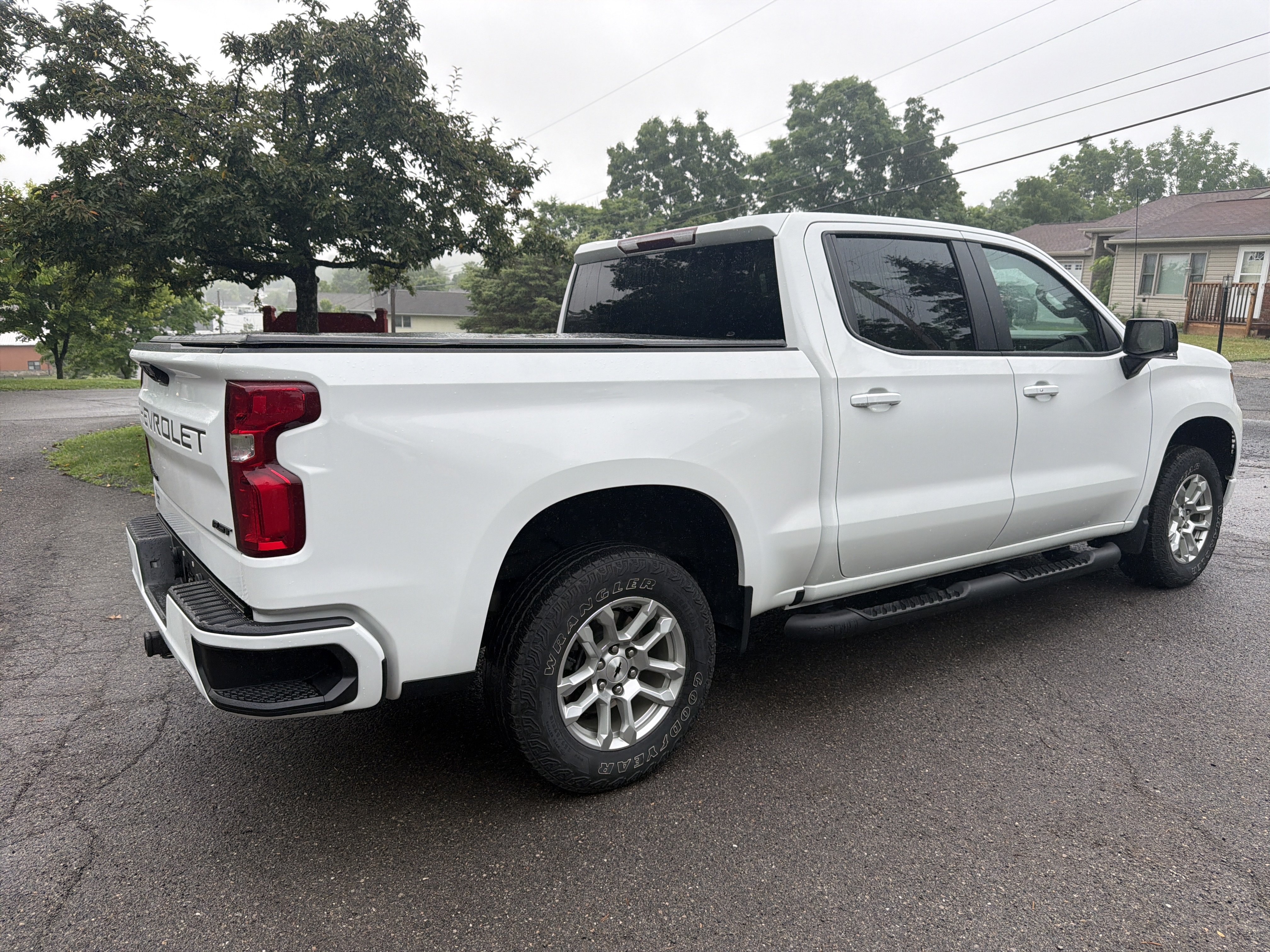 Used 2023 Chevrolet Silverado 1500 RST AWD/4WD image 3