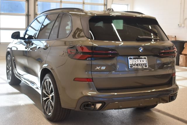 New 2026 BMW X5 xDrive40i w/ M Sport Package AWD/4WD image 10
