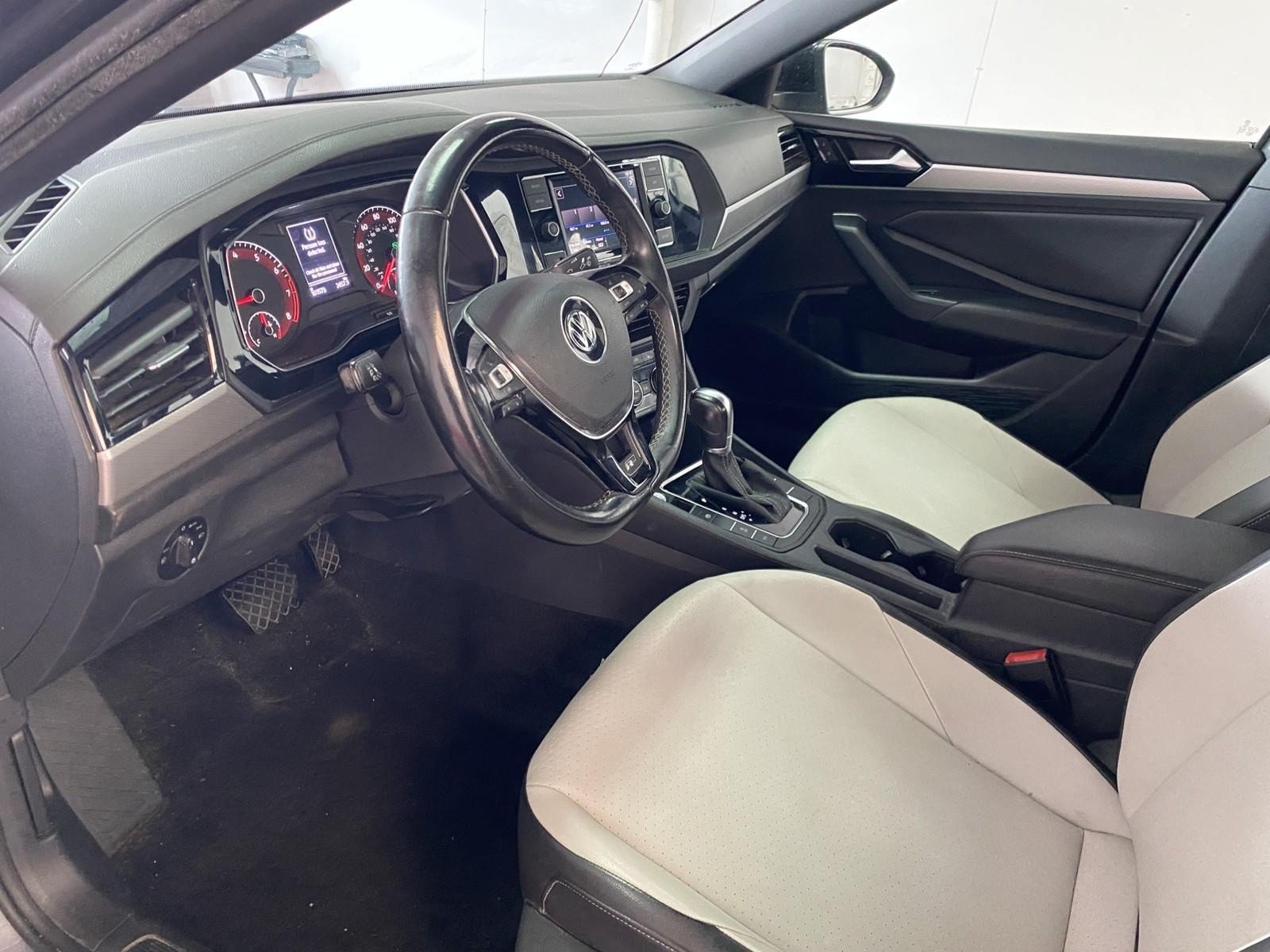 Used 2019 Volkswagen Jetta R-Line FWD image 17